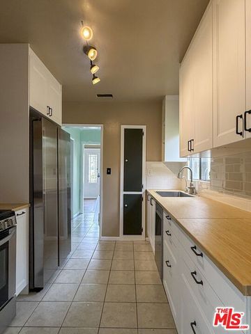 1401 Dartmouth Drive, Glendale, CA 91205