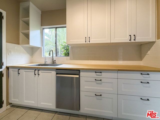 1401 Dartmouth Drive, Glendale, CA 91205