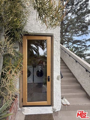1401 Dartmouth Drive, Glendale, CA 91205