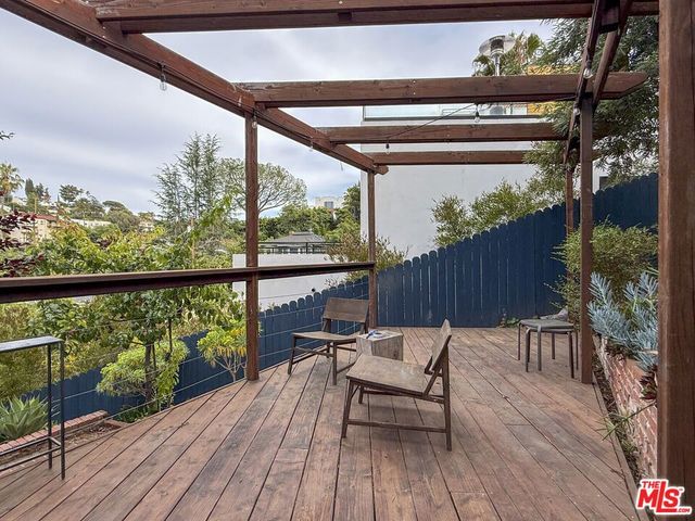 1401 Dartmouth Drive, Glendale, CA 91205