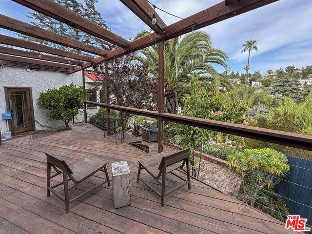 1401 Dartmouth Drive, Glendale, CA 91205