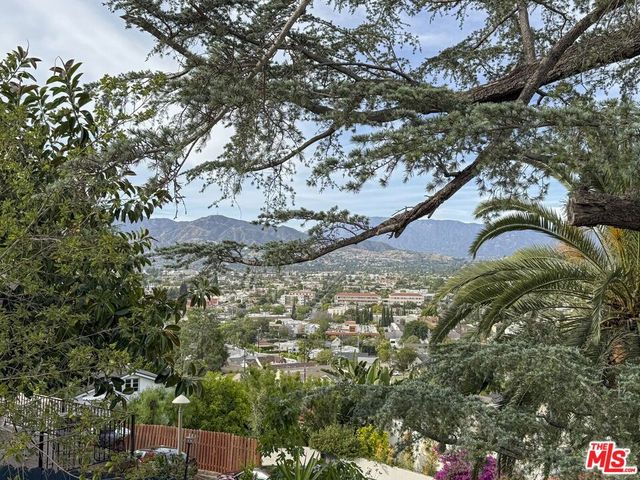 1401 Dartmouth Drive, Glendale, CA 91205