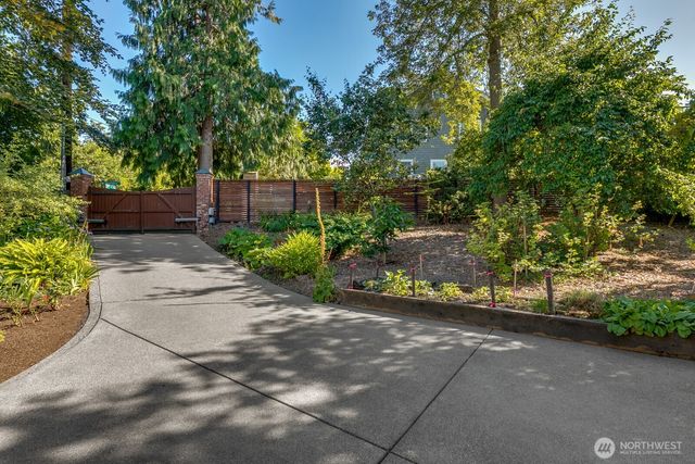 2109 38th Avenue E, Seattle, WA 98112
