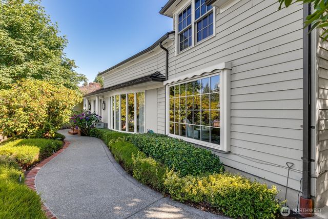 2109 38th Avenue E, Seattle, WA 98112