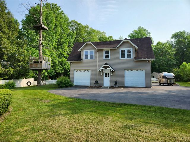 64 East Faville Avenue, Manheim, NY 13329