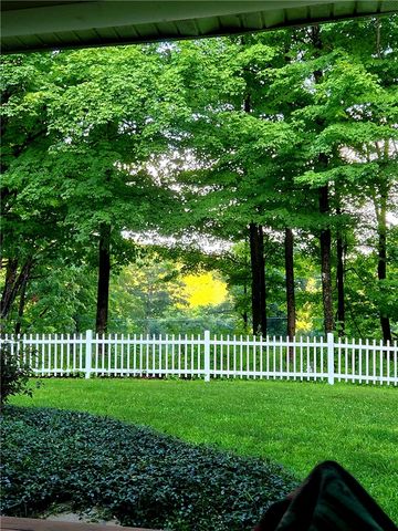 64 East Faville Avenue, Manheim, NY 13329