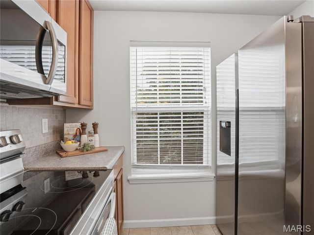 9744 Bexley Station Drive 8F, Affton, MO 63123