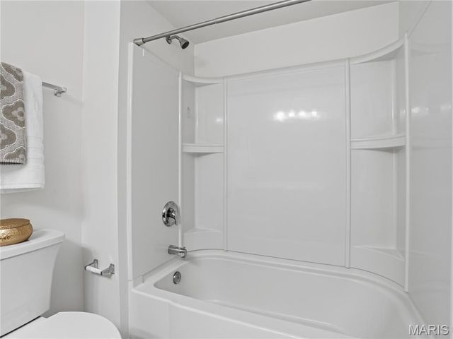 9744 Bexley Station Drive 8F, Affton, MO 63123