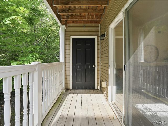 9744 Bexley Station Drive 8F, Affton, MO 63123