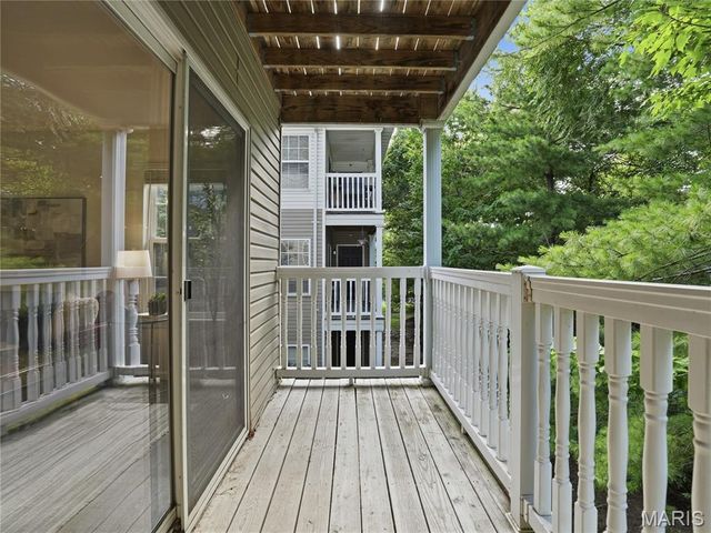 9744 Bexley Station Drive 8F, Affton, MO 63123