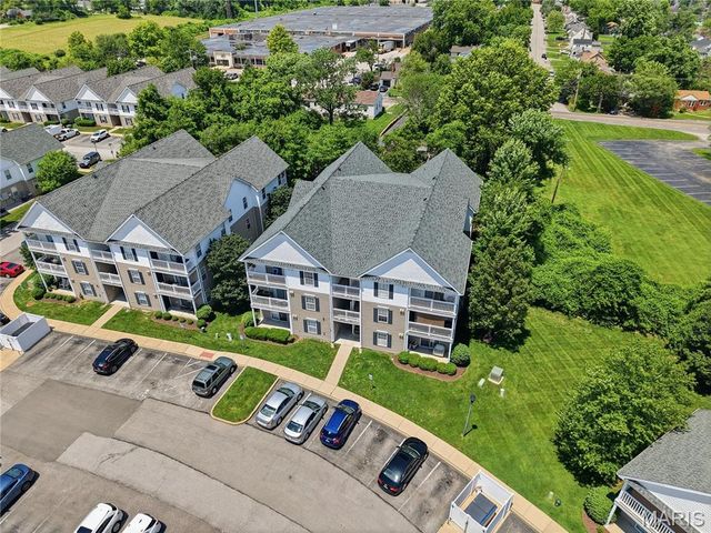 9744 Bexley Station Drive 8F, Affton, MO 63123