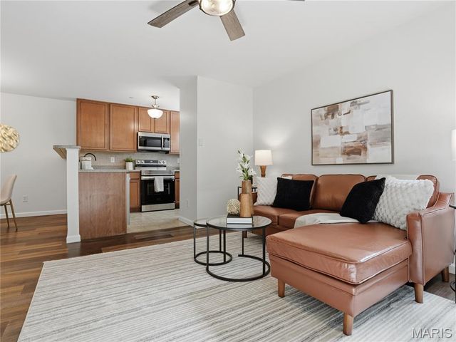 9744 Bexley Station Drive 8F, Affton, MO 63123