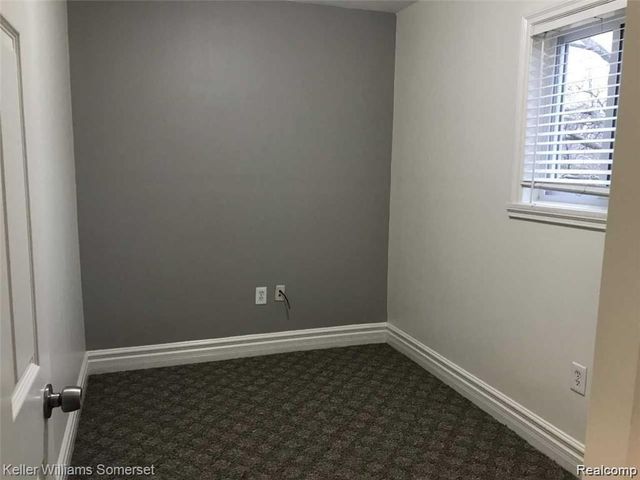 18541 Utica, Roseville, MI 48066