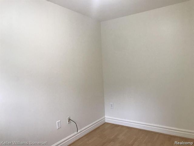 18541 Utica, Roseville, MI 48066