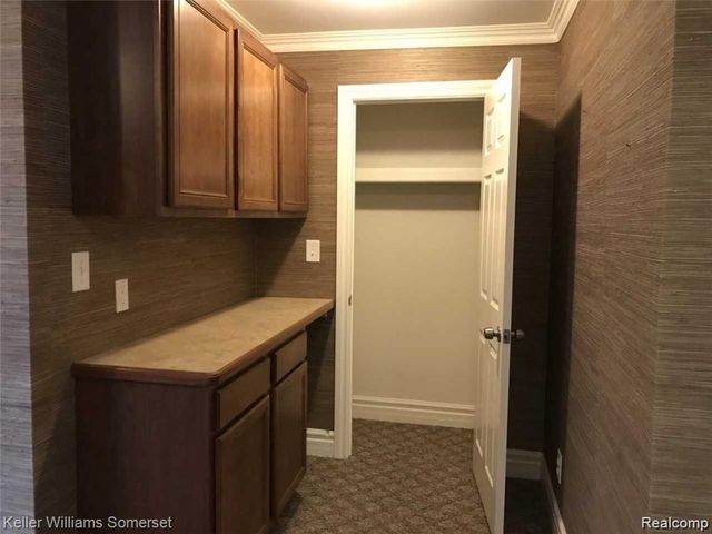 18541 Utica, Roseville, MI 48066