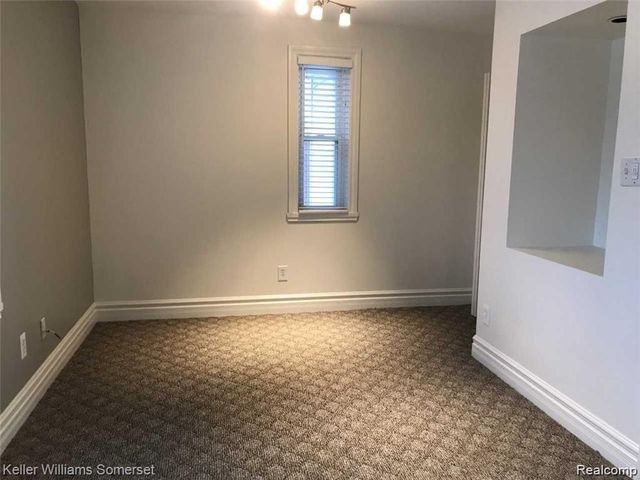 18541 Utica, Roseville, MI 48066