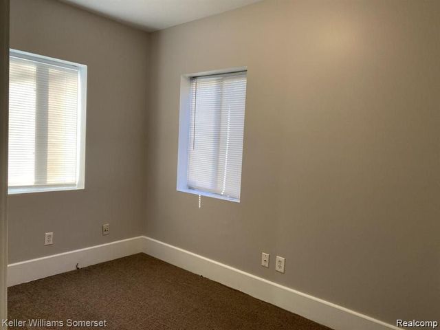 18541 Utica, Roseville, MI 48066