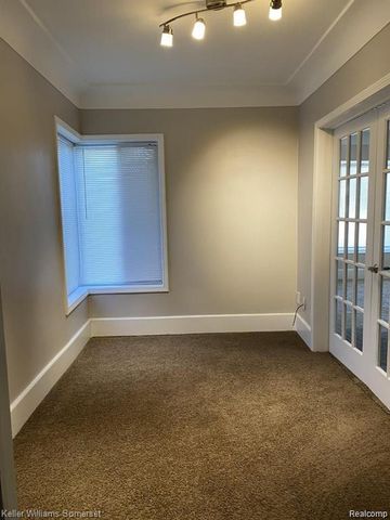 18541 Utica, Roseville, MI 48066