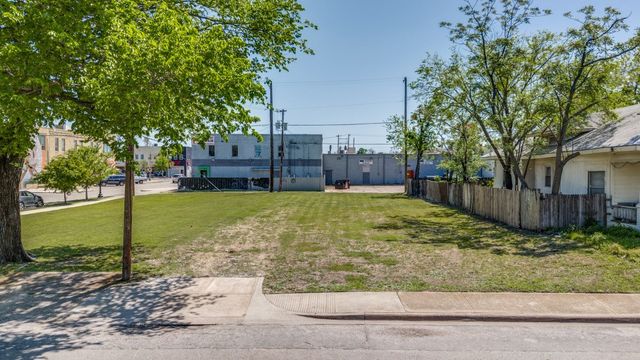 404 Sunset Avenue, Dallas, TX 75208