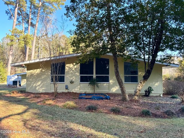 711 Bryce Street, Whiteville, NC 28472