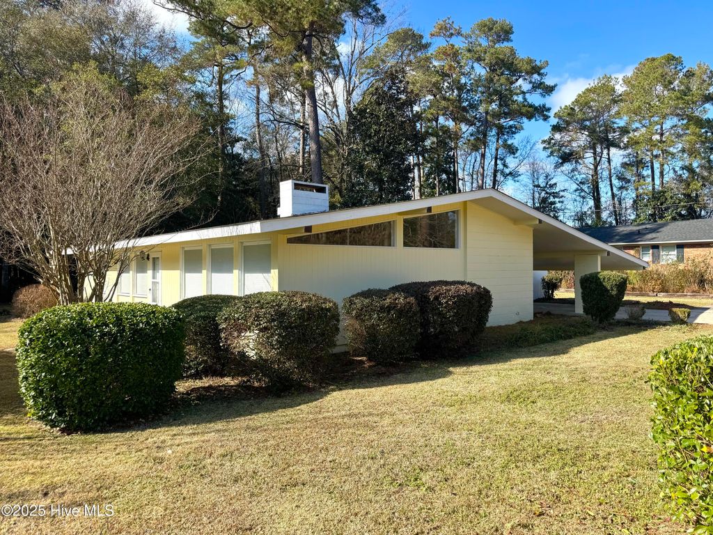 711 Bryce Street, Whiteville, NC 28472