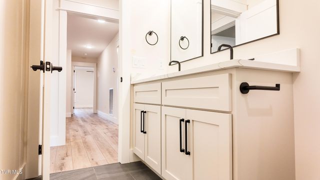 316 Monroe Drive, Bristol, TN 37620