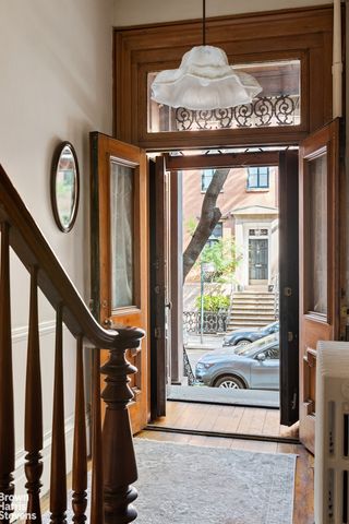 29 GROVE Street, New York City, NY 10014