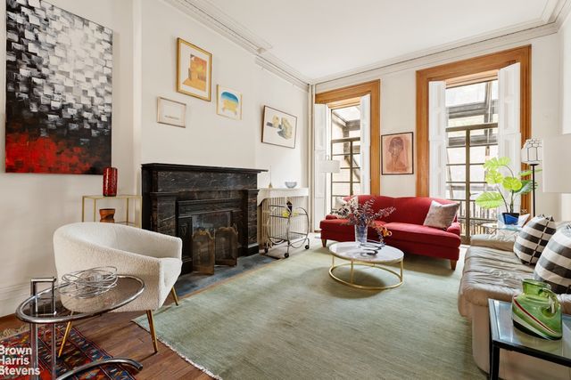 29 GROVE Street, New York City, NY 10014