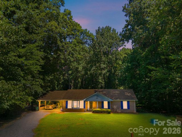 13001 Helena Circle, Charlotte, NC 28227