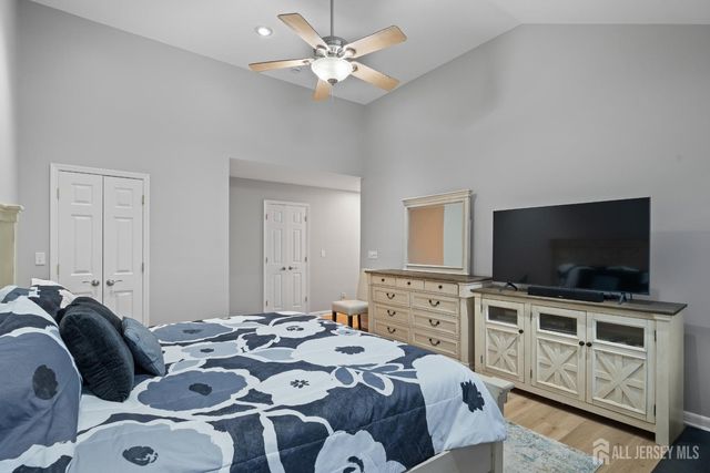 198 Arlington Avenue, Aberdeen, NJ 07721