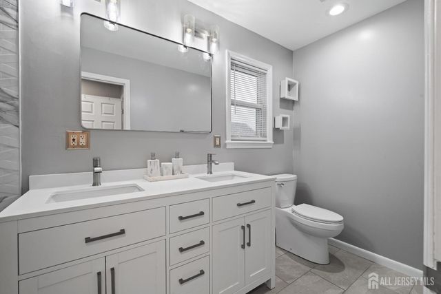 198 Arlington Avenue, Aberdeen, NJ 07721