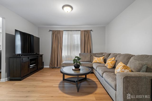 198 Arlington Avenue, Aberdeen, NJ 07721