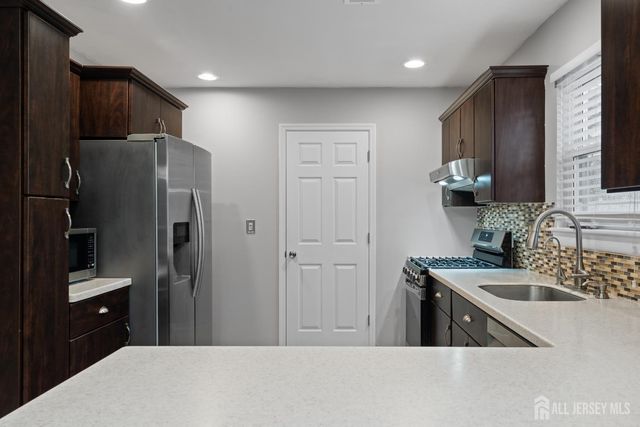 198 Arlington Avenue, Aberdeen, NJ 07721