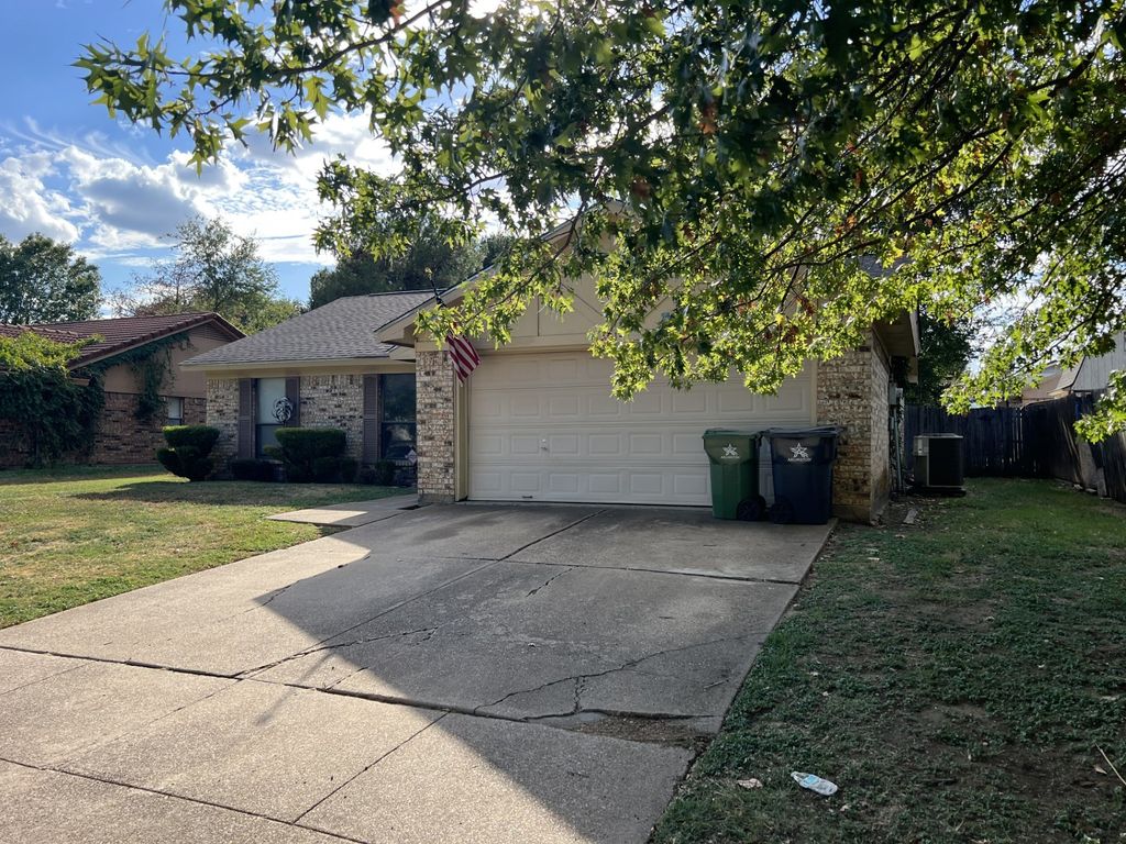 5014 Osage Drive, Arlington, TX 76018 — photo 2