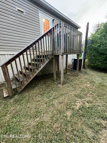 10207 Alex Bales Rd, Kodak, TN 37764