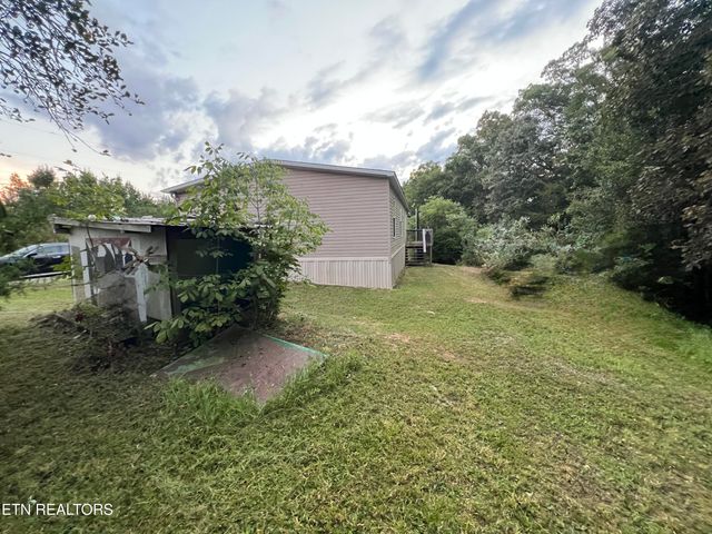 10207 Alex Bales Rd, Kodak, TN 37764