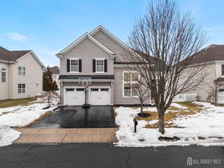21 Dahlia Court, Piscataway, NJ 08854