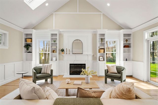 18 Robinson Road, Lexington, MA 02420
