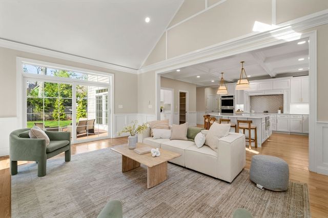 18 Robinson Road, Lexington, MA 02420