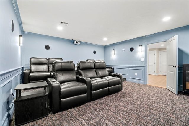 18 Robinson Road, Lexington, MA 02420