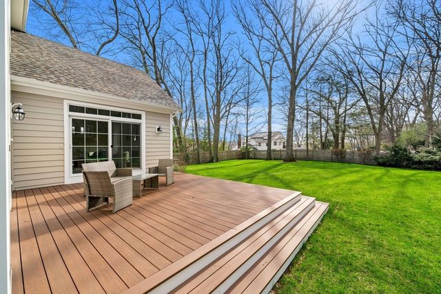 18 Robinson Road, Lexington, MA 02420