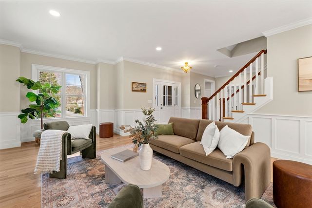 18 Robinson Road, Lexington, MA 02420