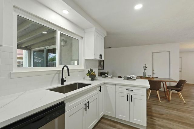 1117 Knickerbocker Dr, Stockton, CA 95210