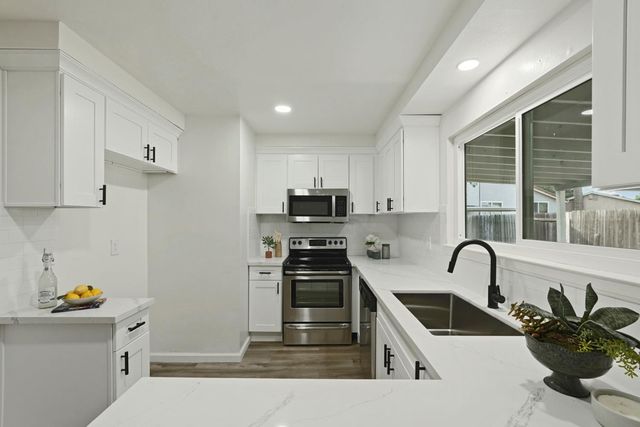 1117 Knickerbocker Dr, Stockton, CA 95210