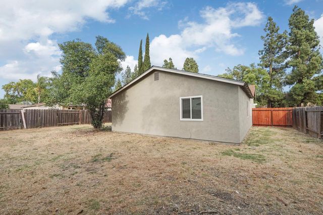1117 Knickerbocker Dr, Stockton, CA 95210