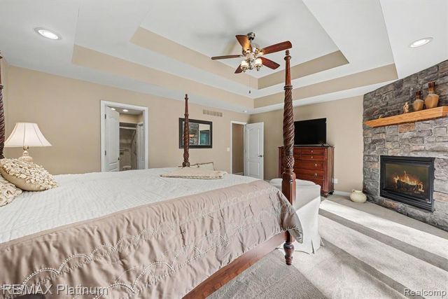 722 Mystic Woods Drive, Howell, MI 48843