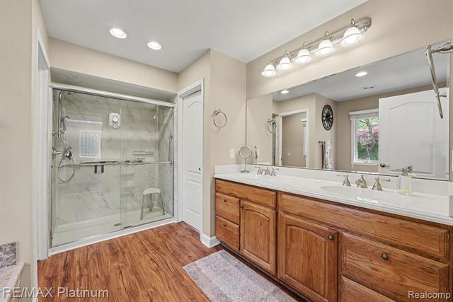 722 Mystic Woods Drive, Howell, MI 48843