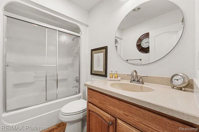 722 Mystic Woods Drive, Howell, MI 48843