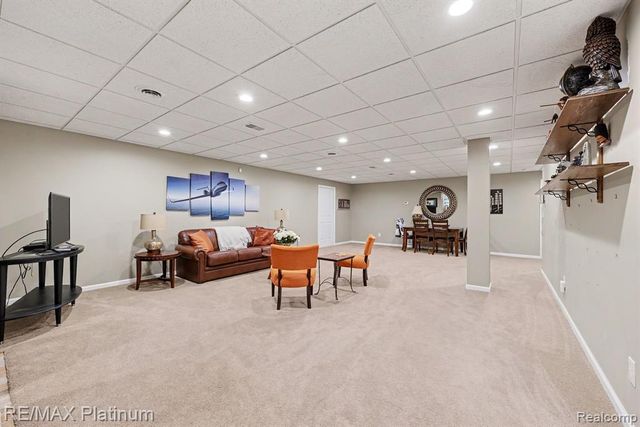 722 Mystic Woods Drive, Howell, MI 48843