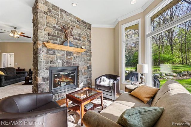 722 Mystic Woods Drive, Howell, MI 48843
